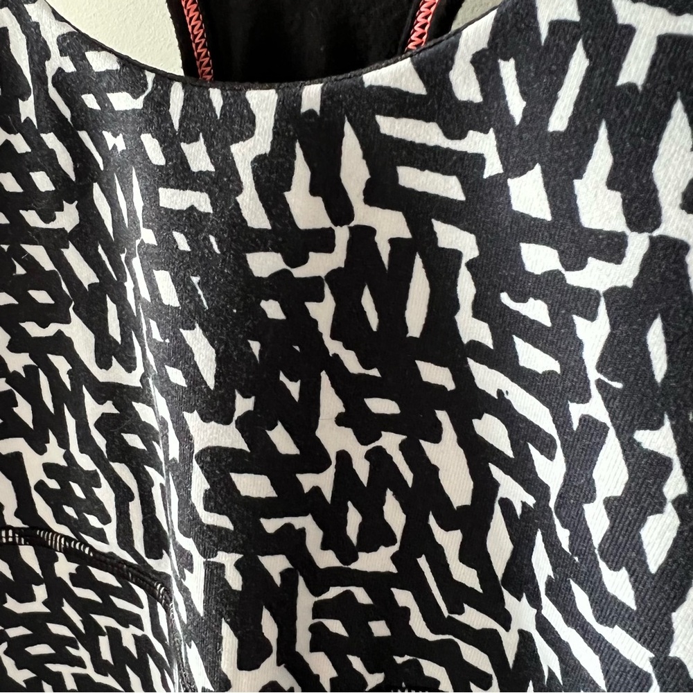 EB Lululemon Crossback Tank Top Black White Print Net Pop Mesh Back - Picture 13 of 16